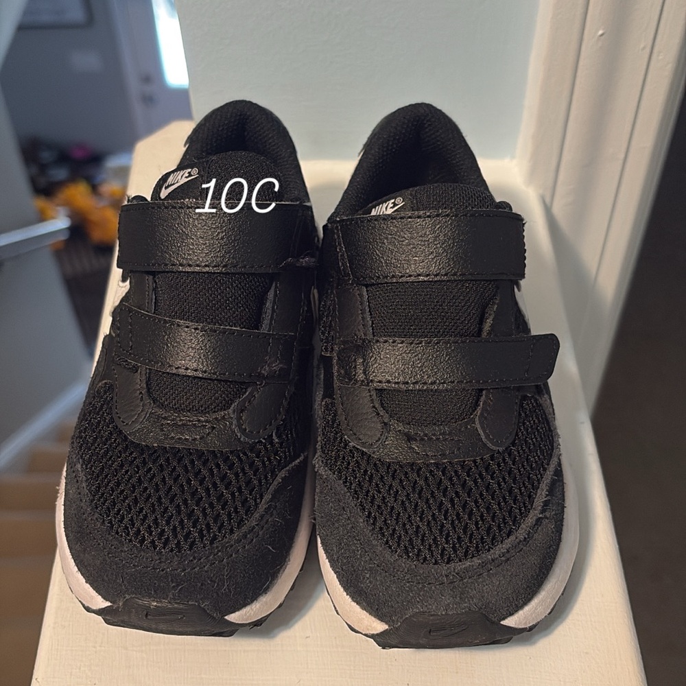 Toddler Nikes size 10c